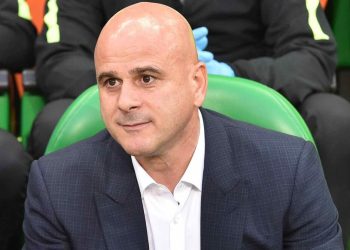 ნერვებზე ვიყავი და რობსონს ტელეფონი ვესროლე – ქეცბაიამ ინგლისური ამბები გაიხსენა