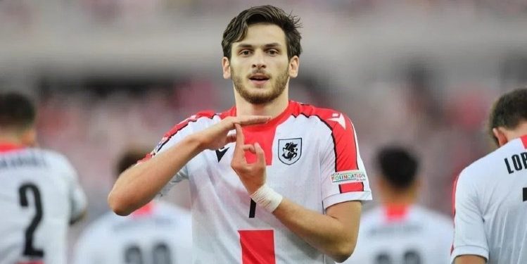 ინგლისური გამოცემა „ოქროს ბურთის“ რეიტინგში კვარაცხელიას დაწინაურებას გამოეხმაურა