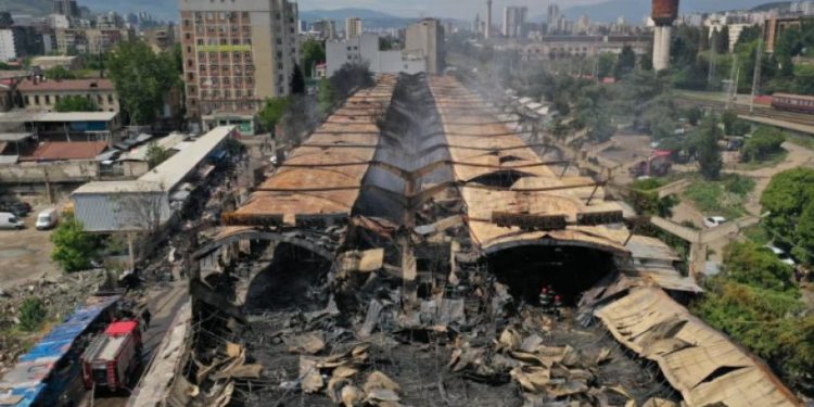 სადგურის მოედნის ბაზრობაზე, ხანძრის შედეგად დაზარალებულებს 300 000 ლარზე მეტი ღირებულების განადგურებული სასაქონლო-მატერიალური ფასეულობები ჩამოეწერათ