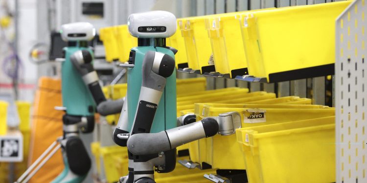 Amazon-მა საწყობში სამუშაოდ ახალი რობოტი შექმნა — შესაძლოა, მან მილიონობით ადამიანი ჩაანაცვლოს