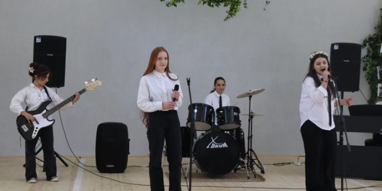 ხიჭაურის საჯარო სკოლაში გალაკტიონ ტაბიძის შემოქმედებისადმი მიძღვნილი ღონისძიება გაიმართა