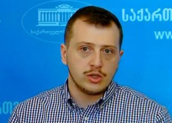 გიორგი ბურჯანაძე 2011 წლის 26 მაისზე: კინოთეატრ „რუსთაველში“ ხალხი ჰყავდათ ჩაყრილი რიგებს შორის და დარბოდნენ ამ ხალხზე, „ნინოს რა?!“ და ვინც არ იტყოდა, ურტყამდნენ