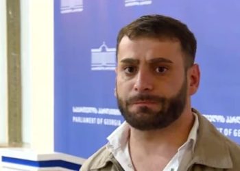 „ნაცმოძრაობის“ რეჟიმის დაზარალებული გიორგი ხოჭავა: მიმიყვანეს სამმართველოში, გაჩერდნენ და 5 წუთში სამმართველოს ეზოდან გამოვიდა მეგის ქარდავა