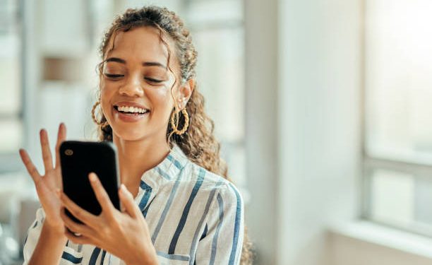 შესაძლოა ამ მოწყობილობამ მომხმარებლები ეკრანებს გადააჩვიოს – მისი შექმნა 2026 წლის ბოლოს დასრულდება