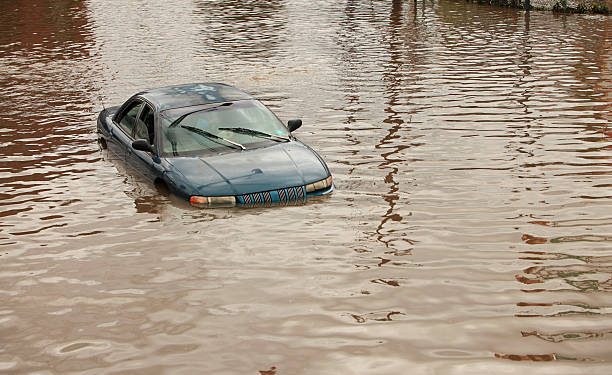 დატბორილი ქუჩები და წყალში მოცურავე ავტომობილები – რა ვითარებაა ამ დროისთვის საფრანგეთში, სადაც წყალდიდობაა