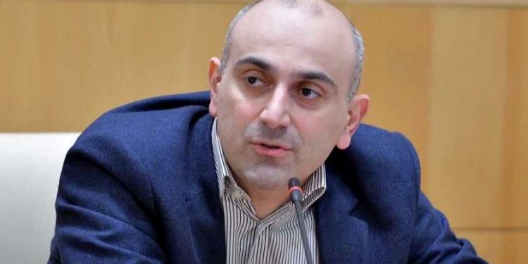 ალექსანდრე რაქვიაშვილი: აქტივისტი რომ რაღაცას ისვრის, ამას ტელევიზორში აჩვენებენ როგორც გმირობას.