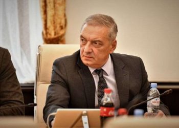 ვოლსკი: პაატა ბურჭულაძის მონაწილეობით საოპერო დადგმა „აიდა“ მაქვს ნანახი, მანდ კარგი იყო და მერე ფლუგერივით ტრიალი დაიწყო, ხან პუტინს უმღერა, ხან რევოლუციურ გეგმას ჩაუდგა სათავეში