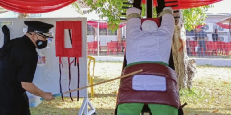 სინგაპურში ინტერნეტ-თაღლითებს გაროზგავენ