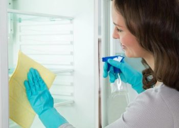 როგორ გავწმინდოთ მაცივარი ისე, რომ სუნი არ ჰქონდეს – ექსპერტის რჩევა