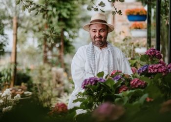 „ყველა დარდი და სევდა გაქრება, კარგად ვიქნებით“ – რას წერს ზურა შევარდნაძე