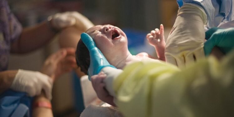 რომელ წლამდე ითვლება მშობიარობა მაღალ რისკად? – მეან-გინეკოლოგი ნიკოლოზ კინტრაია