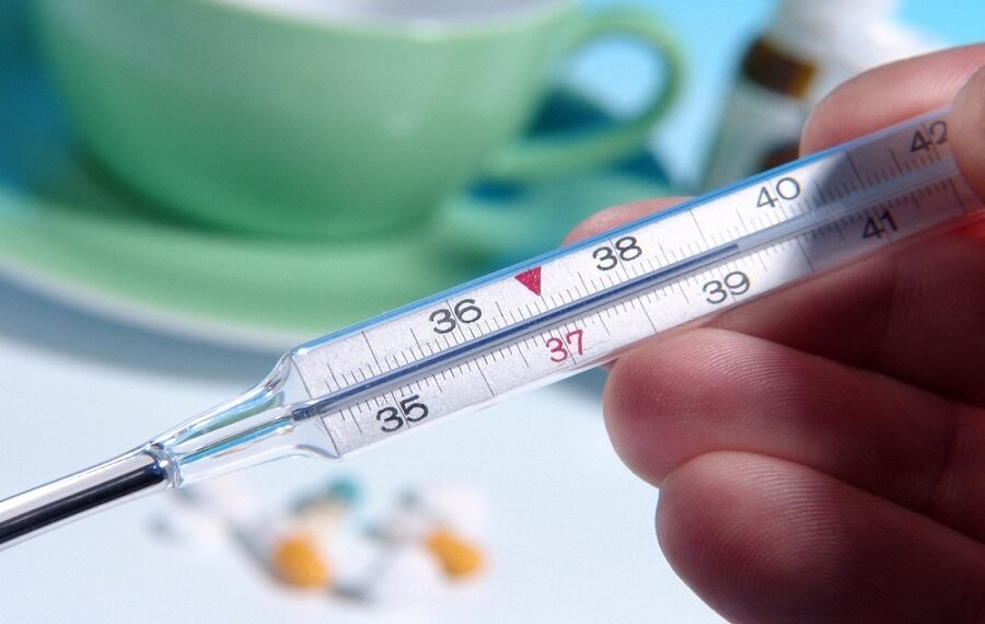 ჩინეთში კაცი 20 წლის განმავლობაში ნაწლავში თერმომეტრით ცხოვრობდა